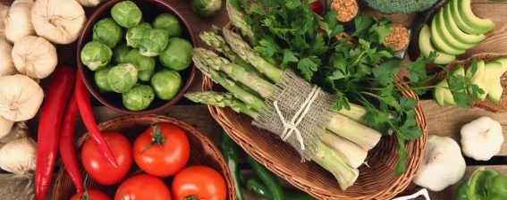 fresh-vegetables-on-wooden-tab